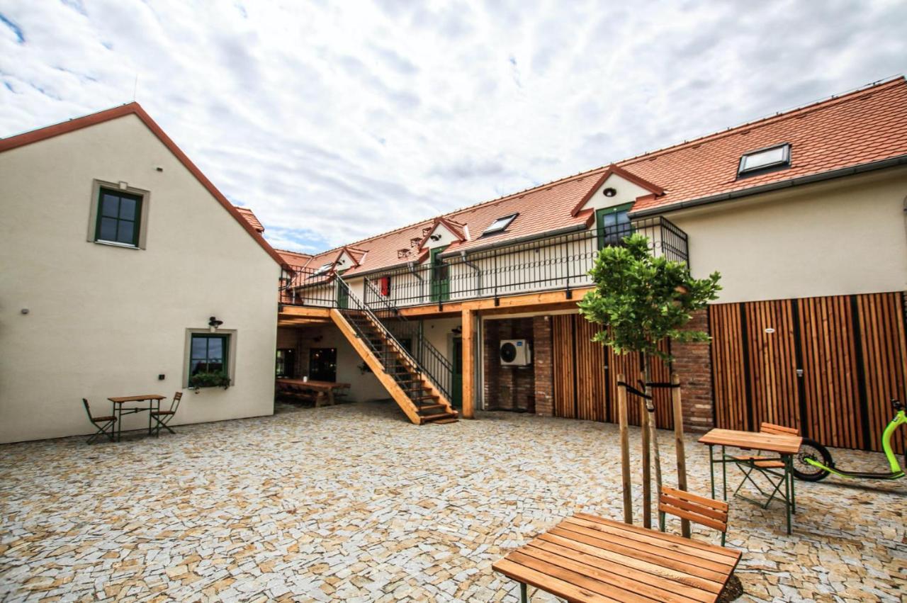 Penzion A Bistro Stary Kopec Znojmo Luaran gambar